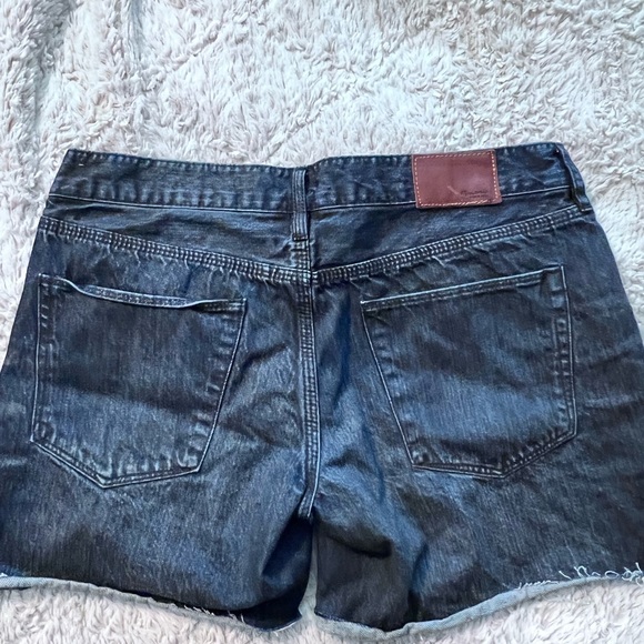 Madewell dark blue cut off shorts. Size 27. Mid rise - Picture 2 of 7